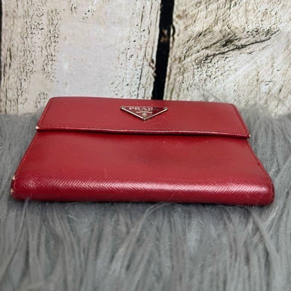 Prada Red Saffiano Metal Leather Logo wallet - Picture 4 of 9